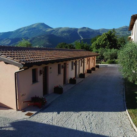 Santa Croce Villa Fossato di Vico Kültér fotó