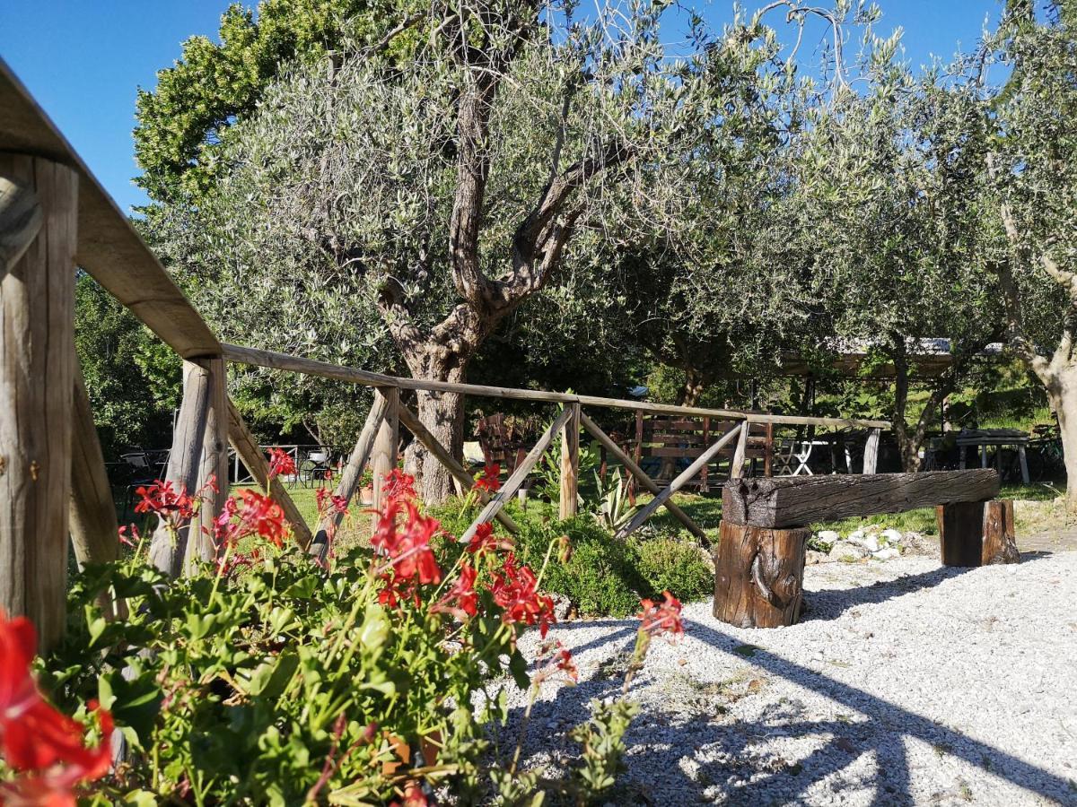 Santa Croce Villa Fossato di Vico Kültér fotó