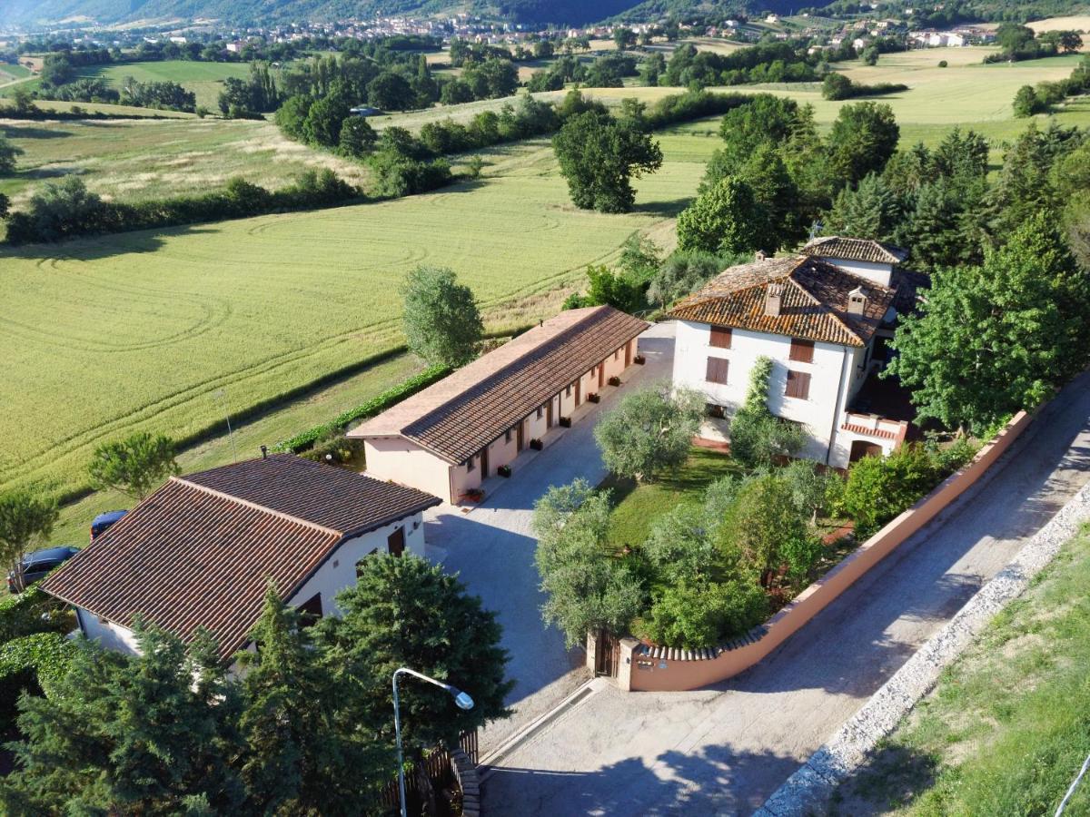 Santa Croce Villa Fossato di Vico Kültér fotó