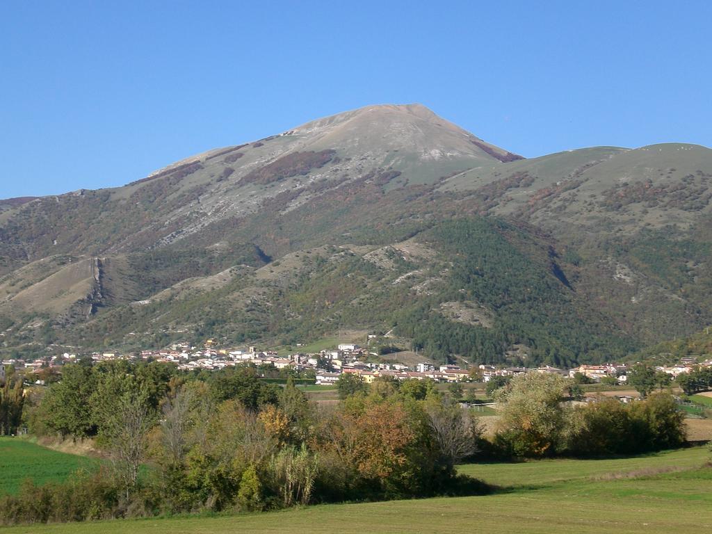 Santa Croce Villa Fossato di Vico Kültér fotó