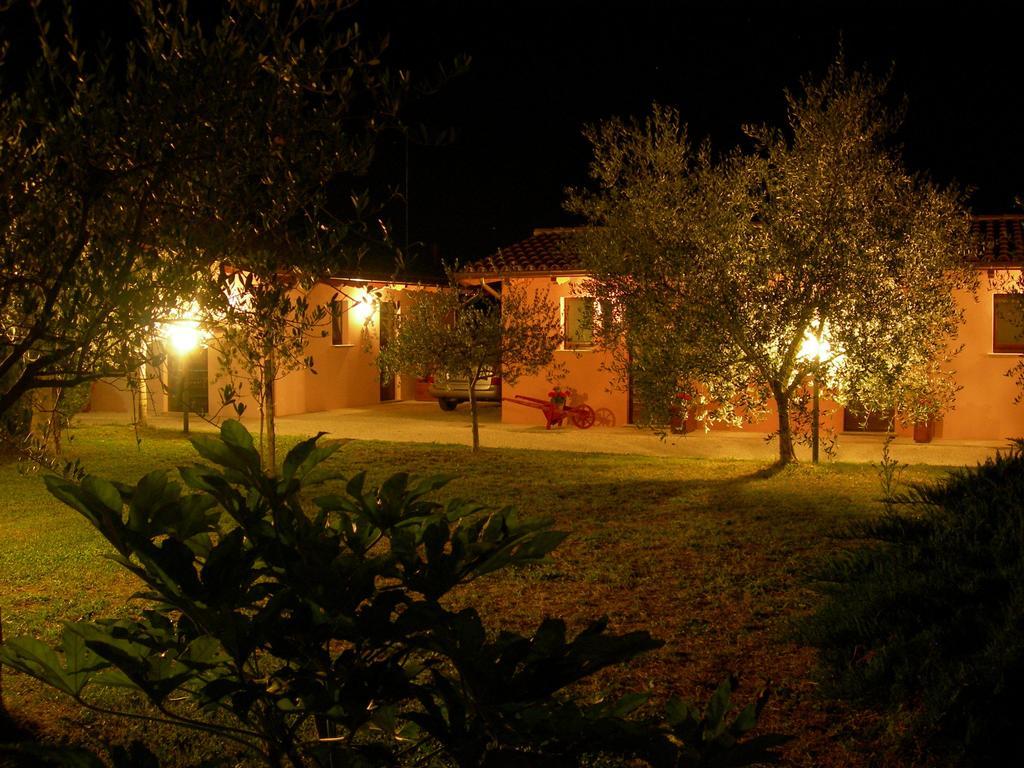Santa Croce Villa Fossato di Vico Kültér fotó