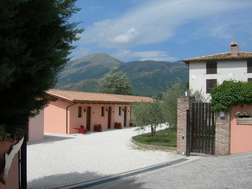 Santa Croce Villa Fossato di Vico Kültér fotó