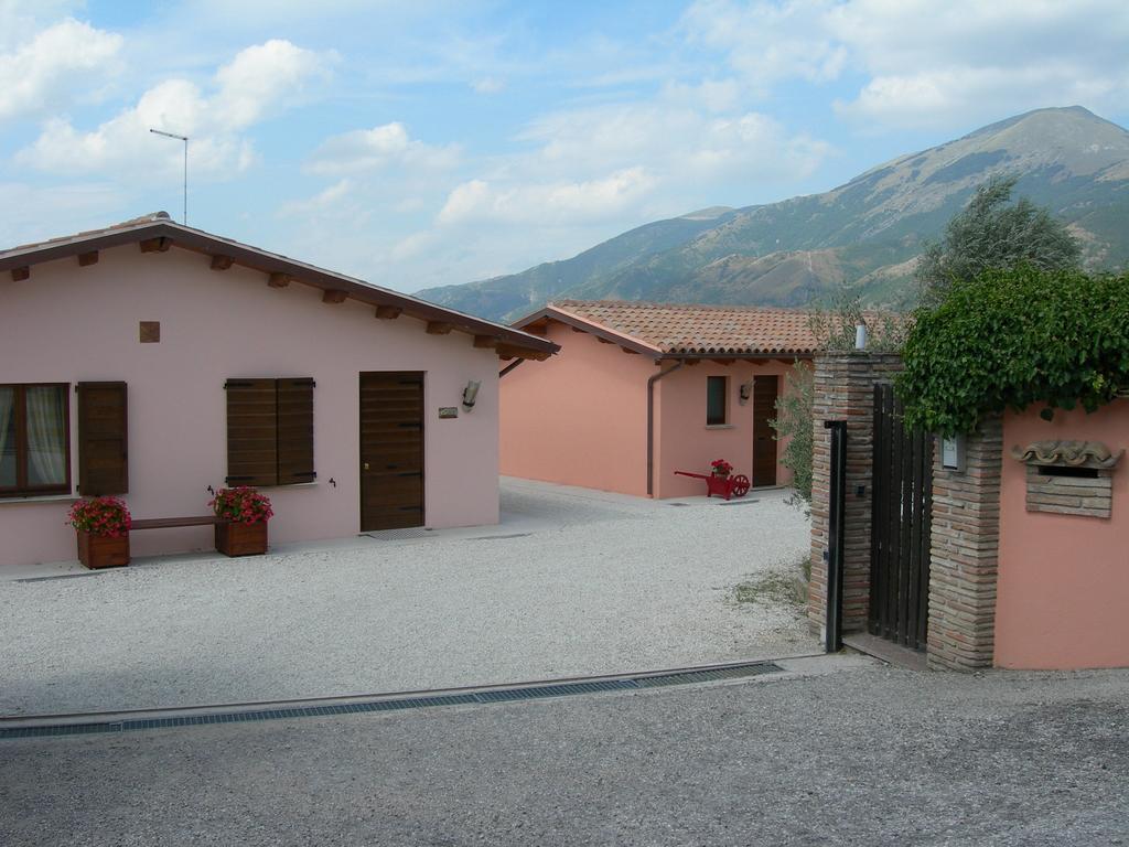 Santa Croce Villa Fossato di Vico Kültér fotó