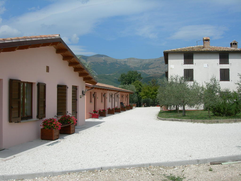 Santa Croce Villa Fossato di Vico Kültér fotó