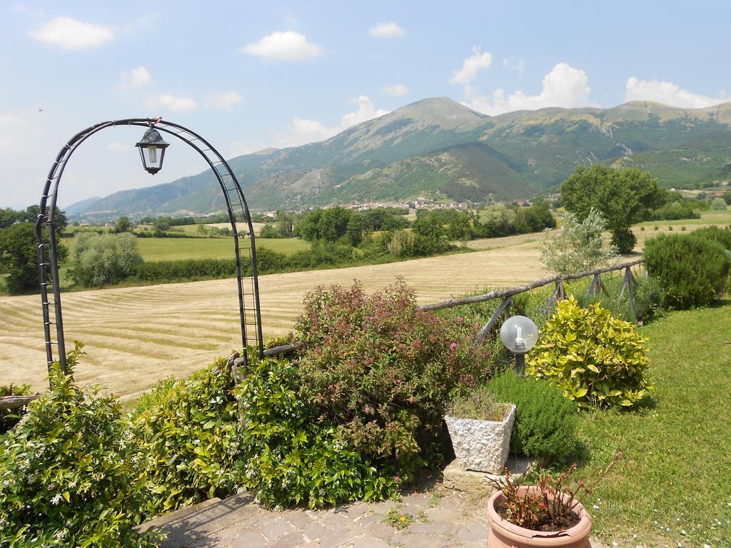 Santa Croce Villa Fossato di Vico Kültér fotó