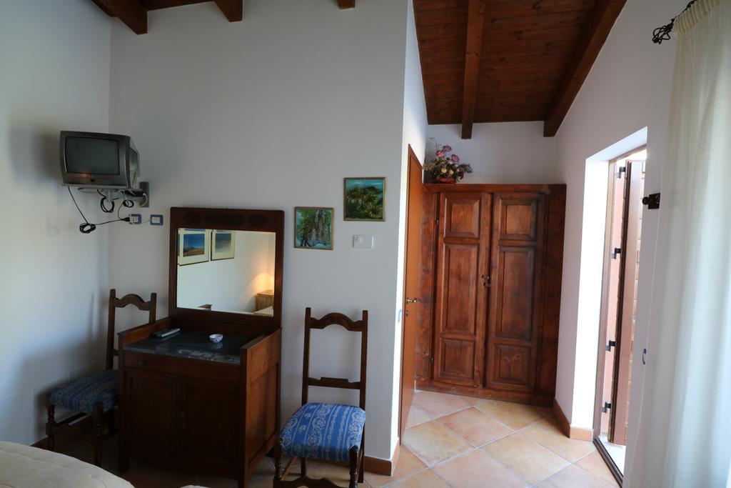 Santa Croce Villa Fossato di Vico Kültér fotó